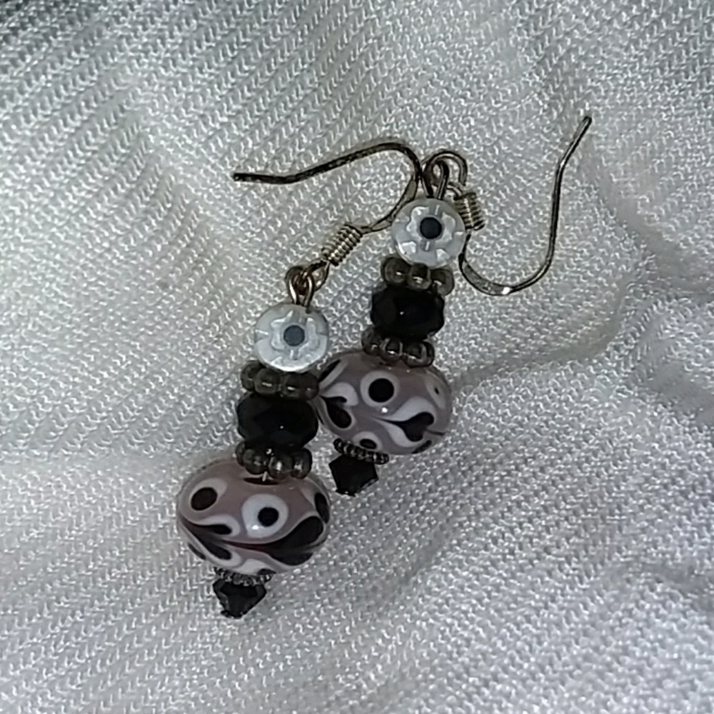 💖$8 items, 3 for $20!💖 Lampwork Glass Earrings